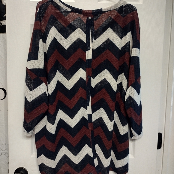 Heart Soul Plus Size 3X Button Back Top Chevron Pattern - Picture 3 of 5